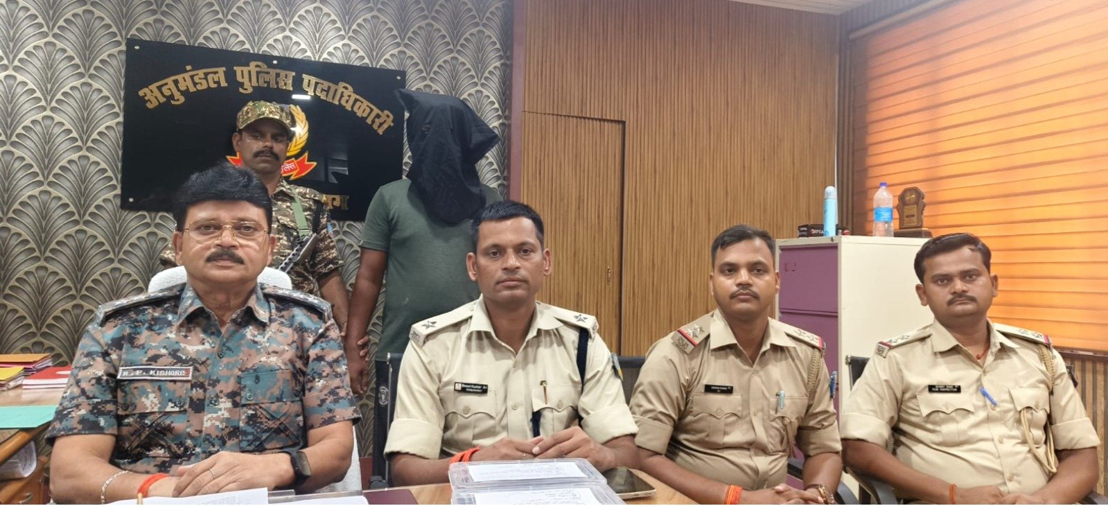 बरही में अवैध हथियार तस्करी का भंडाफोड़, देसी रिवाल्वर व कारतूस के साथ एक गिरफ्तार