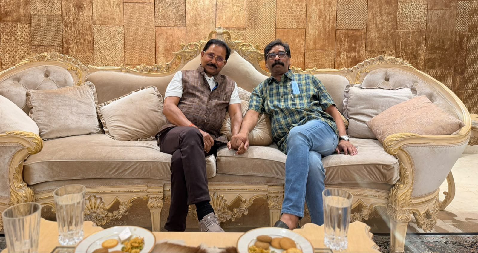 राजधानी दिल्ली में मुख्यमंत्री हेमंत सोरेन से मिले धीरज प्रसाद साहू