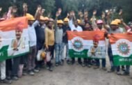 पीवीयूएनएल गेट के निकट इंटक फेडरेशन के कार्यकर्ताओं ने मजदूरों के समस्याओं को लेकर की बैठक