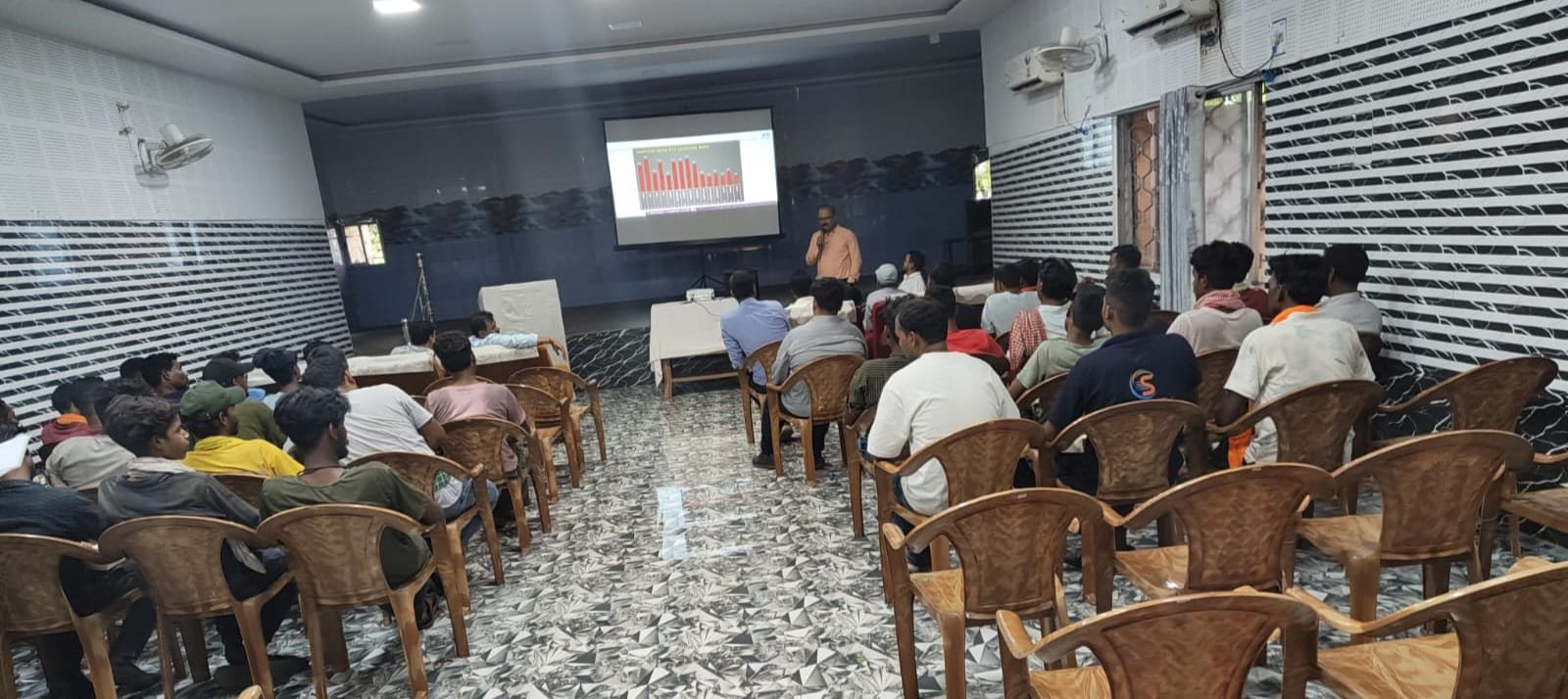 कोयला ढुलाई एवं परिवहन कार्य से जुड़े वाहन चालकों एवं ट्रांसपोर्टर्स को दिया गया सड़क सुरक्षा एवं सुरक्षित वाहन संचालन का प्रशिक्षण