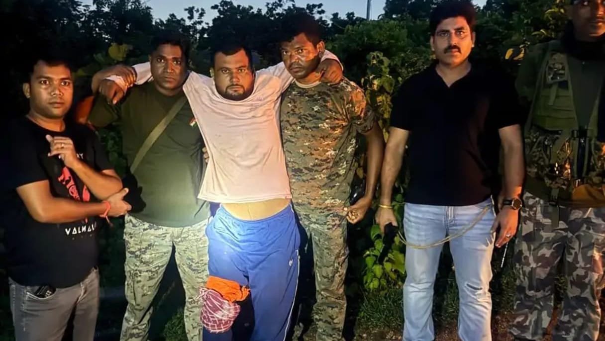 हजारीबाग जिला के बड़का गांव थाना क्षेत्र में पुलिस और प्रिंस खान के सदस्यों के बीच मुठभेड़,एक अपराधी को लगी गोली