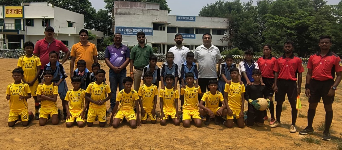 पतरातू में आयोजित सेकंड लिटिल चैंप फुटबॉल टूर्नामेंट का हुआ आयोजन