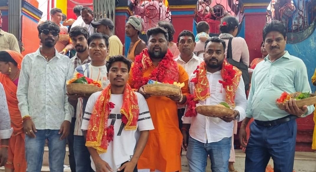 मां छिन्नमस्तिका मंदिर में पूजा-अर्चना कर क्षेत्र की सुख-समृद्धि एवं जनकल्याण की कामना की : कमलेश राम