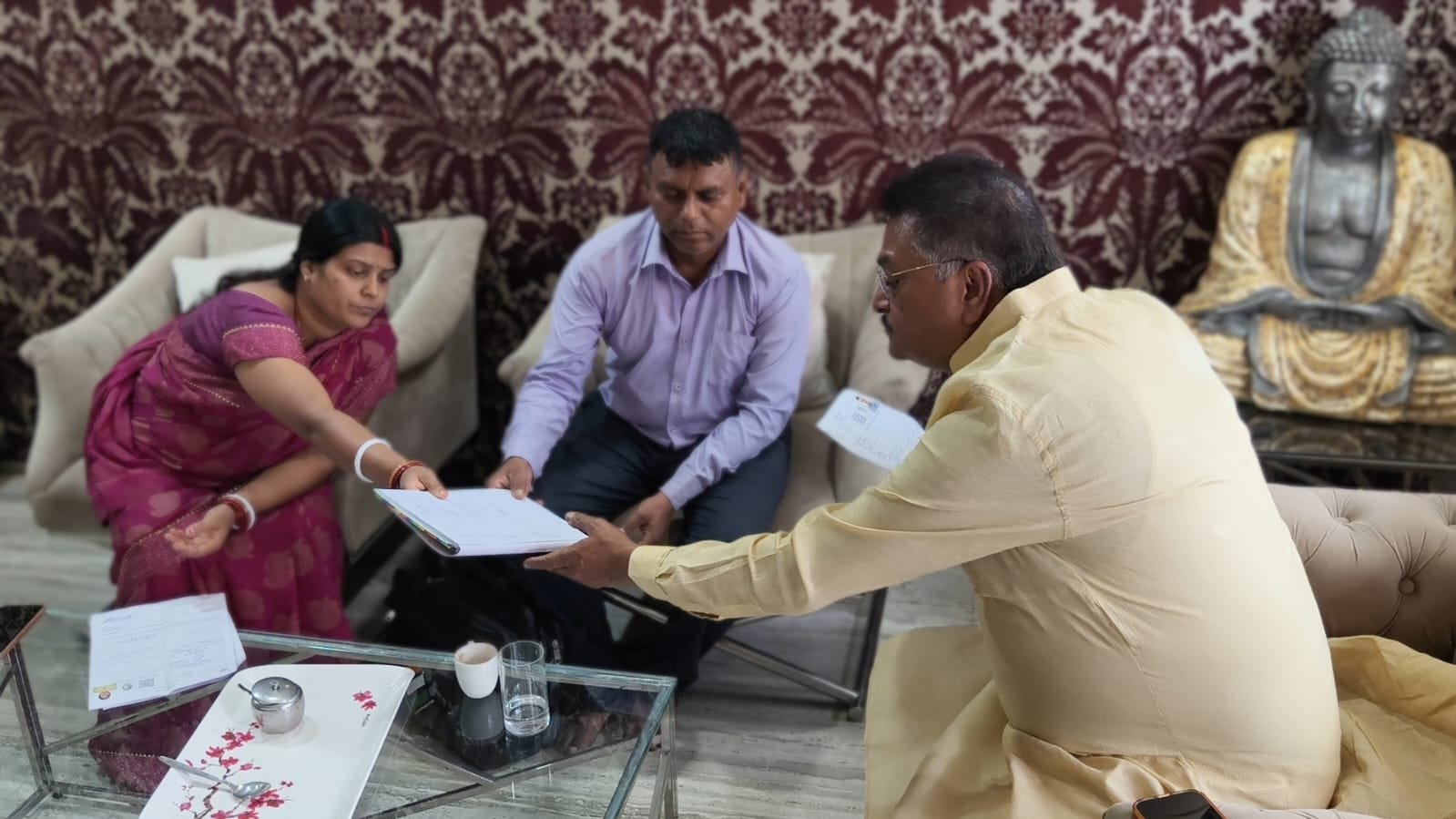 सांसद मनीष जायसवाल ने परिवार सहित कराया एसआईआर
