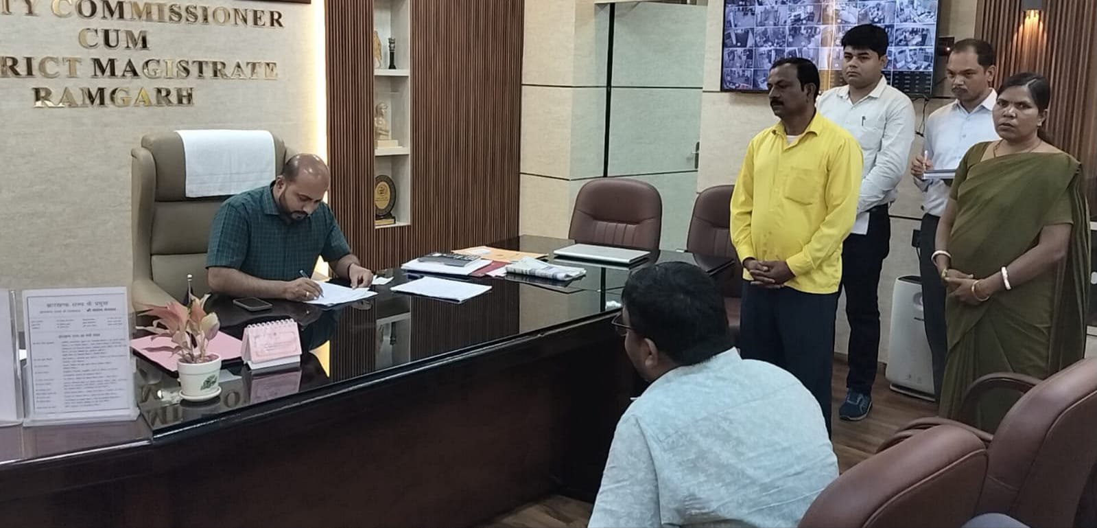 जन समस्याओं के त्वरित निष्पादन हेतु उपायुक्त ने संबंधित अधिकारियों को दिए गए निर्देश