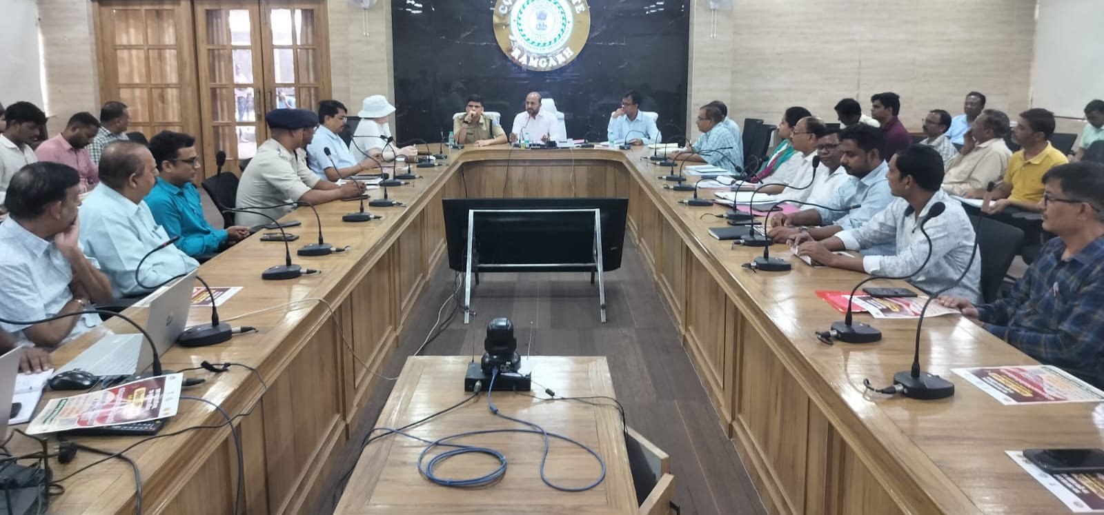आपदा प्रबंधन को लेकर उपायुक्त एवं पुलिस अधीक्षक ने की जिला स्तरीय समीक्षा बैठक