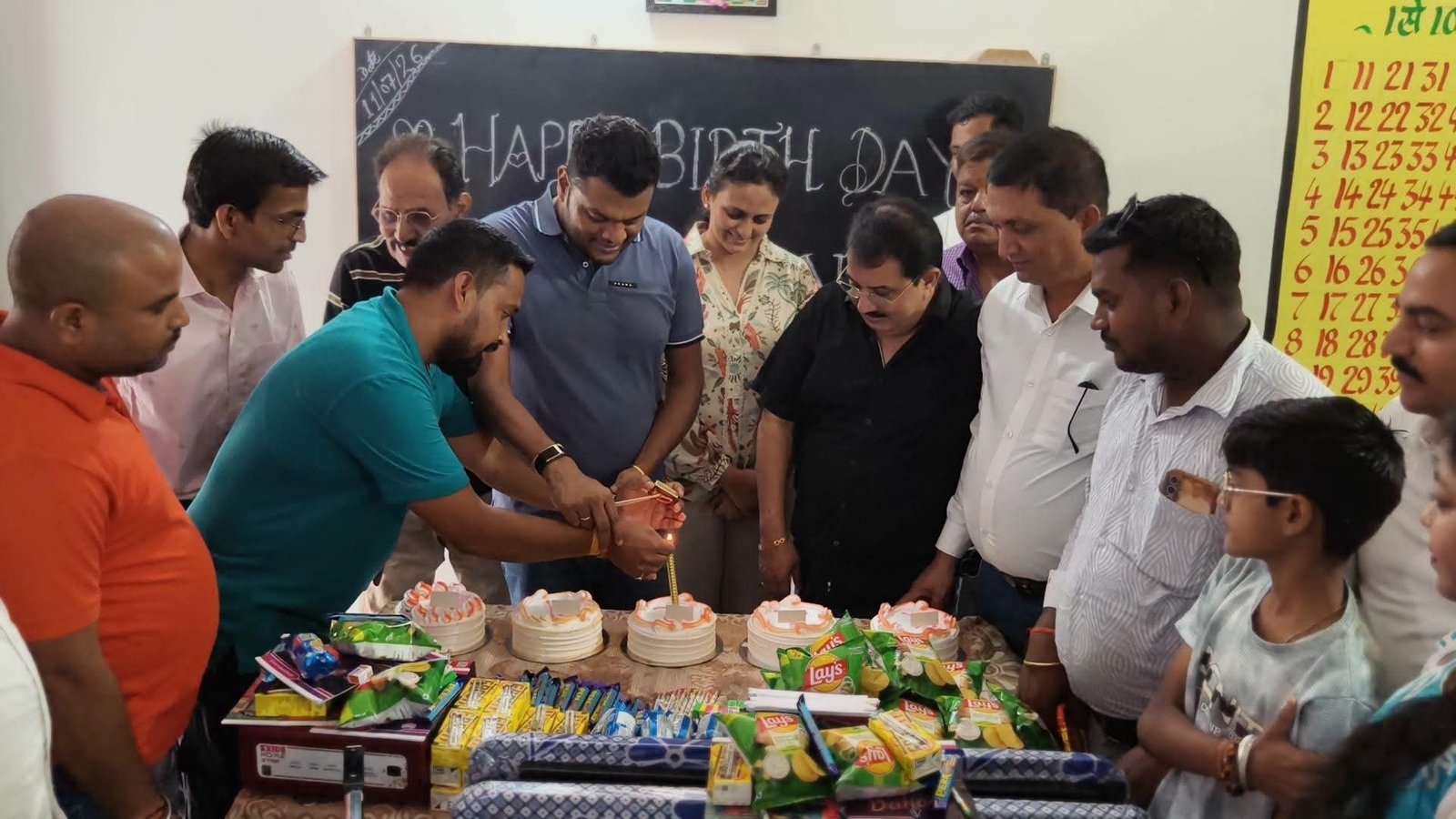 हजारीबाग यूथ विंग के अध्यक्ष सह सांसद के सुपुत्र करण ने दिव्यांग विद्यालय के बच्चों के साथ मनाया जन्मदिन