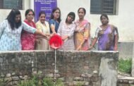 इनरव्हील क्लब ने ब्लीचिंग पाउडर का छिड़काव किया