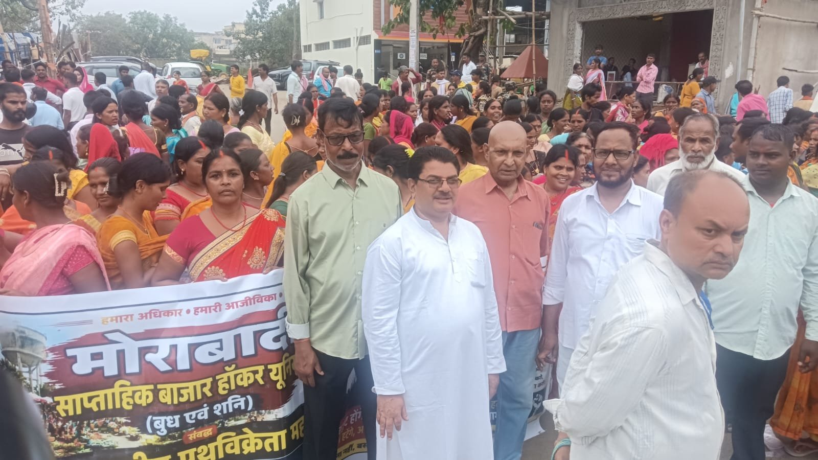 हजारों पथ विक्रेताओं का रांची नगर निगम के खिलाफ जनसैलाब