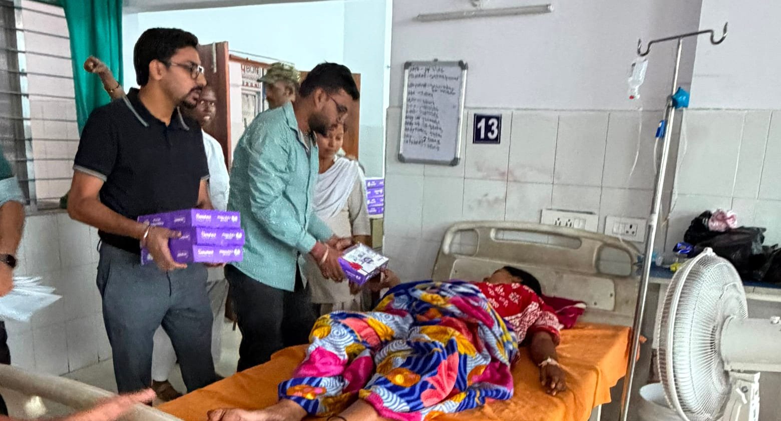 कन्या भ्रूण संरक्षण एवं नारी चेतना कार्यक्रम के तहत मारवाड़ी युवा मंच ने बांटी बेबी किट,