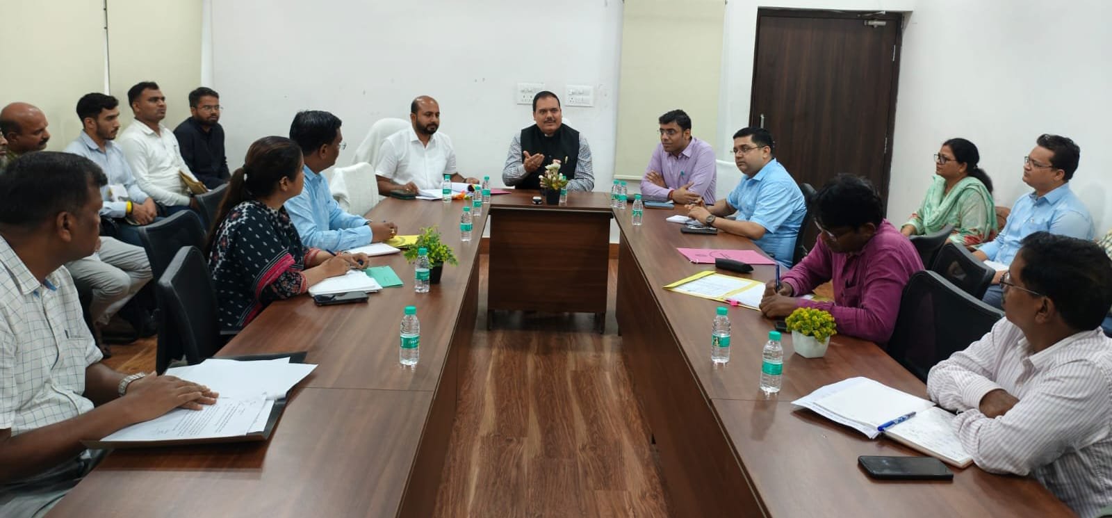 राज्य सूचना आयुक्त शिवपूजन पाठक ने किया रामगढ़ जिले का दौरा