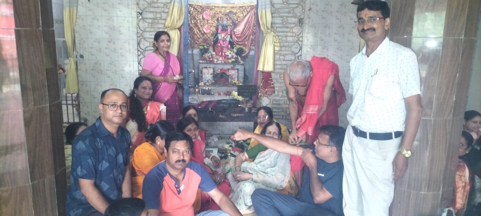 पतरातू रेलवे स्टीम कॉलोनी कालीबाड़ी में धूमधाम से मनाई गई विपतारिणी पूजा
