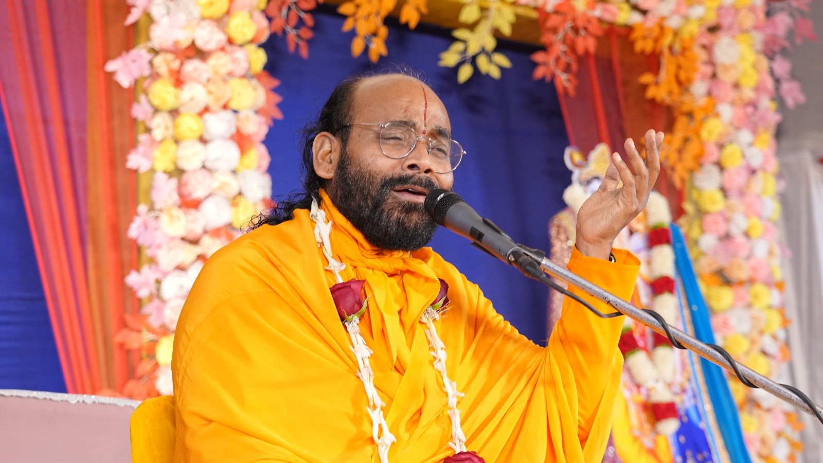 डाॅ.स्वामी युगल शरण जी की रामगढ़ के गणक मैरिज हाॅल में तीन दिनों की गरिमापूर्ण उपस्थिति