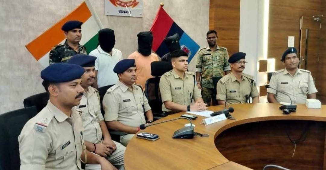 रामगढ़ में बाइक चोरी गिरोह का पुलिस ने किया खुलासा,तीन चोर गिरफ्तार,सात वाहन जब्त