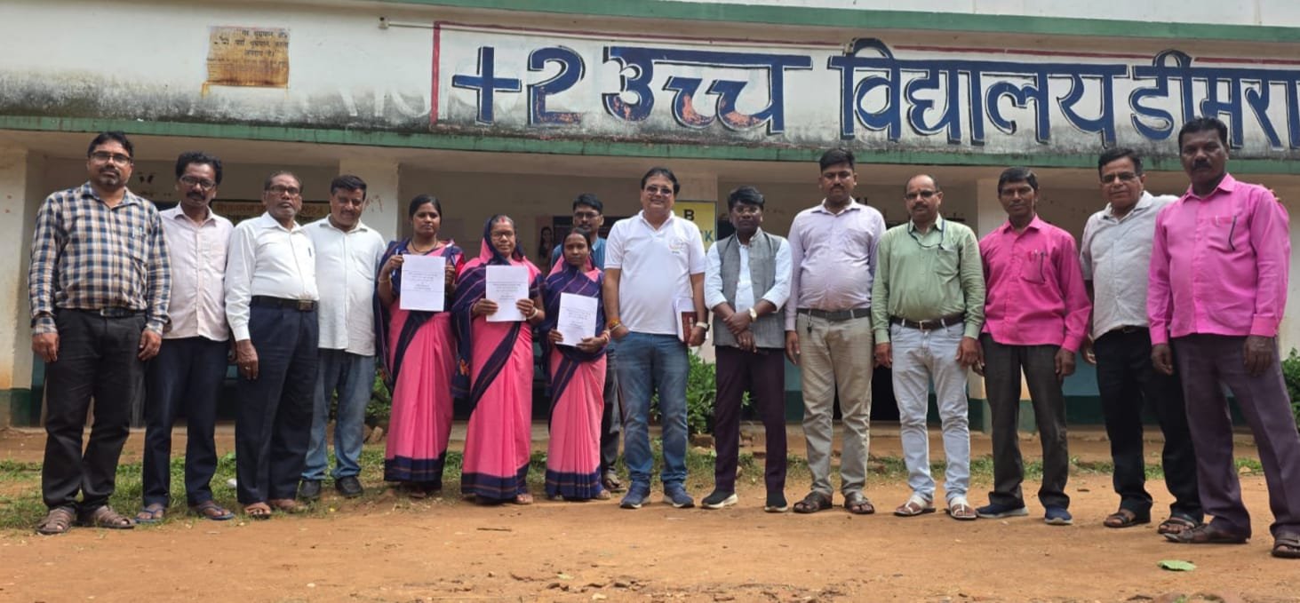 गोला के विभिन्न मतदान केंद्रों पर चुनावी पाठशाला एवं बीएलओ, बीएलए 2 की संयुक्त बैठक संपन्न
