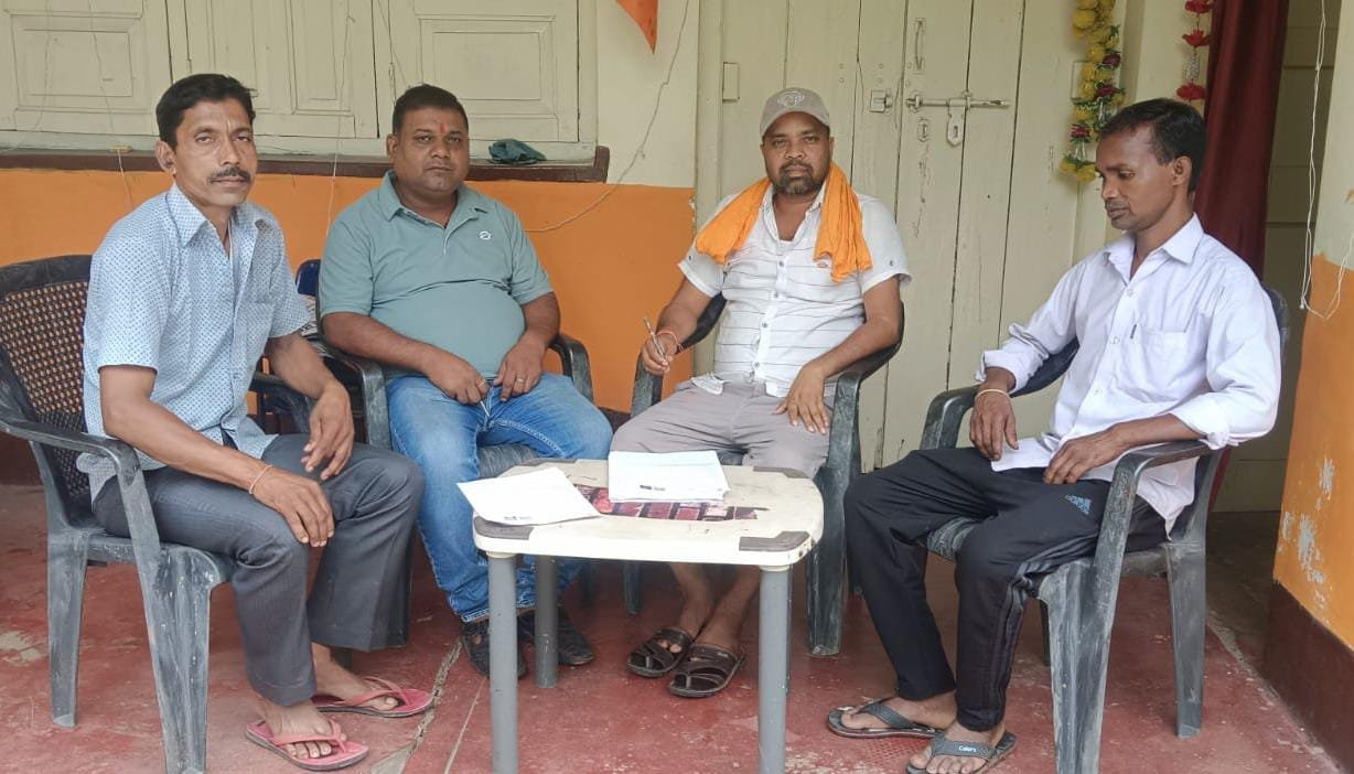 बालू की कमी के कारण अब सरकार की विकास योजनाओं पड रहा है असर : मुखियागण