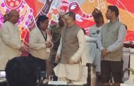 झारखंड के राज्यपाल ने अग्रगति के निदेशक किरण शंकर दत्त को किया सम्मानित