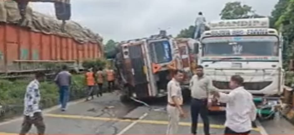रामगढ़ रांची मार्ग पर चुटूपालू घाटी में दुर्घटना, दो घायल
