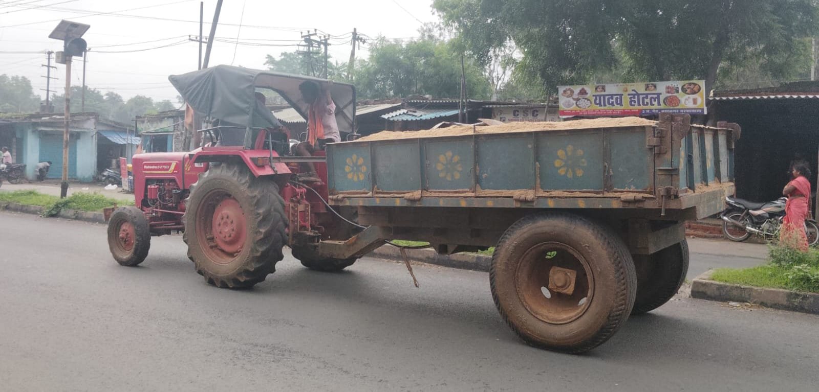 दामोदर नदी से किया जा रहा है अवैध बालू का उठाव