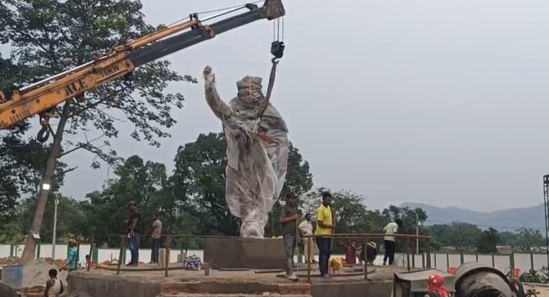 लुकैयाटांड़ में गुरुजी की प्रतिमा के अनावरण व विकास मेले की तैयारियां अंतिम चरण में