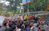 झारखंड विधानसभा गेट के पास लाठीचार्ज