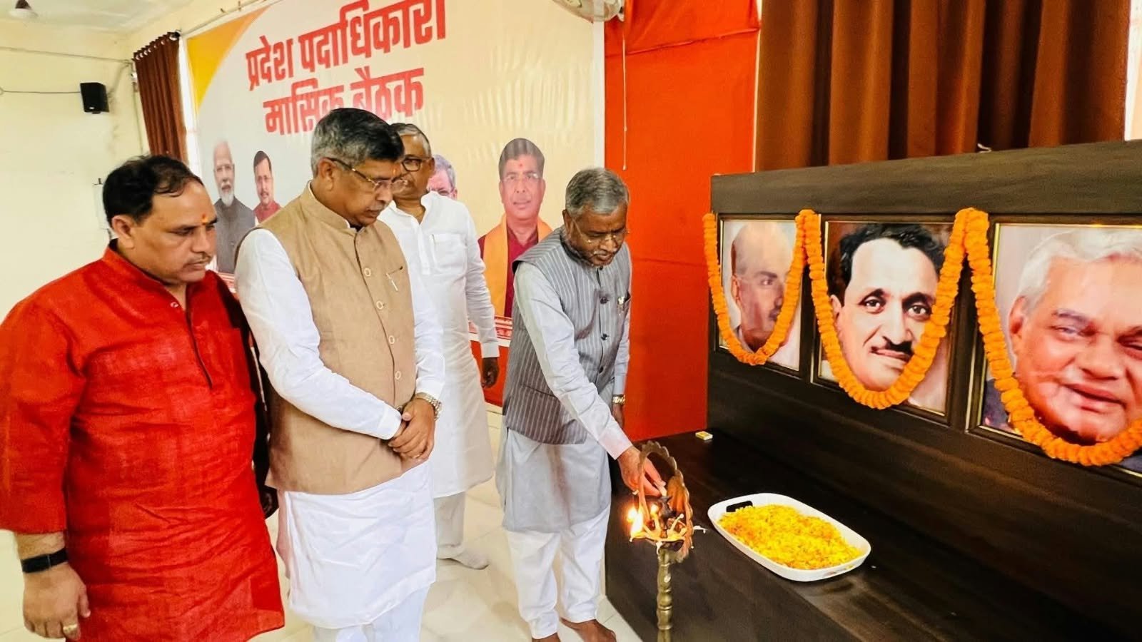 भाजपा की बैठक में छात्रों के शांतिपूर्ण आंदोलन को नैतिक समर्थन देने का निर्णय