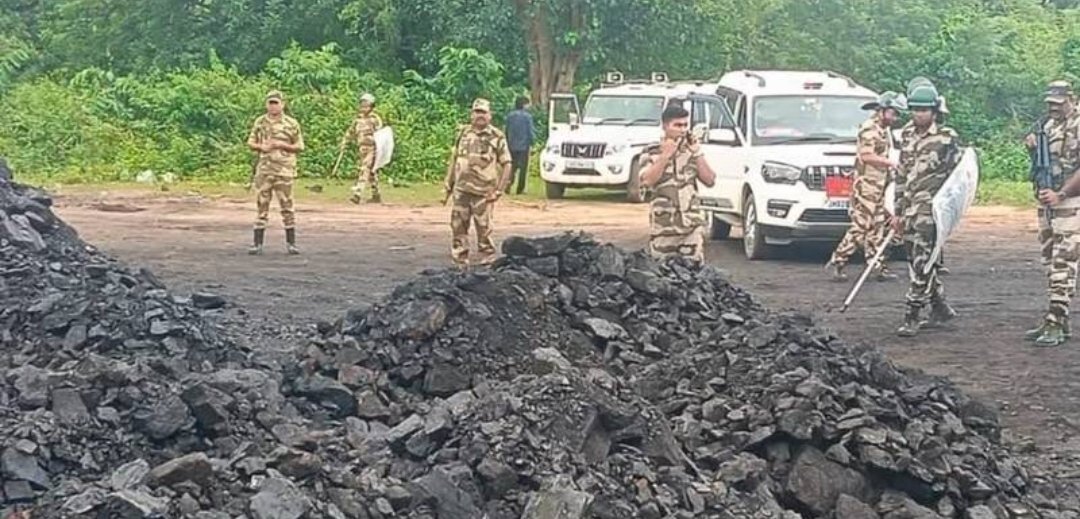 हजारीबाग जिला के बड़कागांव थाना क्षेत्र में चला सीआईएसएफ का अभियान