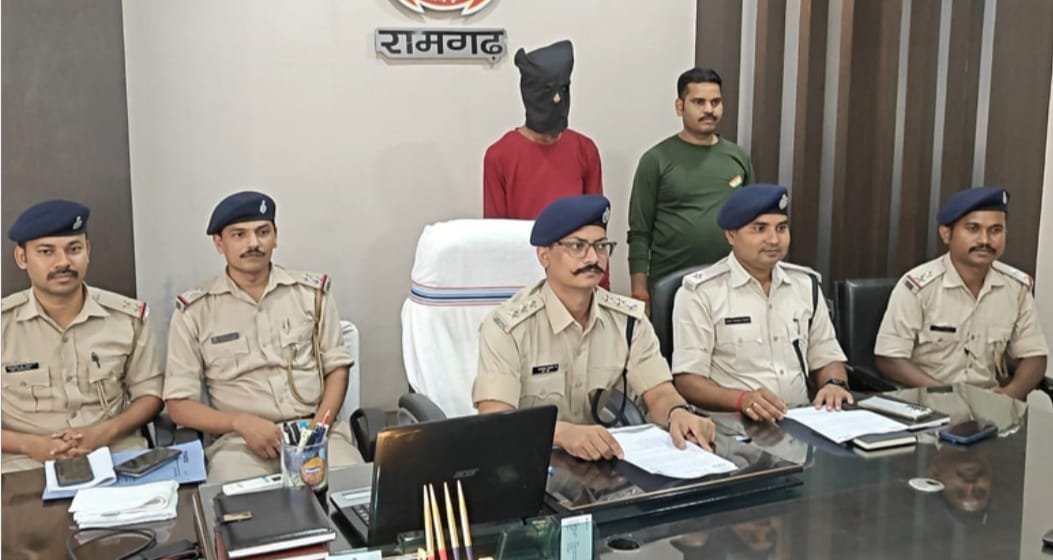 रामगढ़ का चर्चित सुमित अग्रवाल हत्याकांड का पुलिस ने किया खुलासा