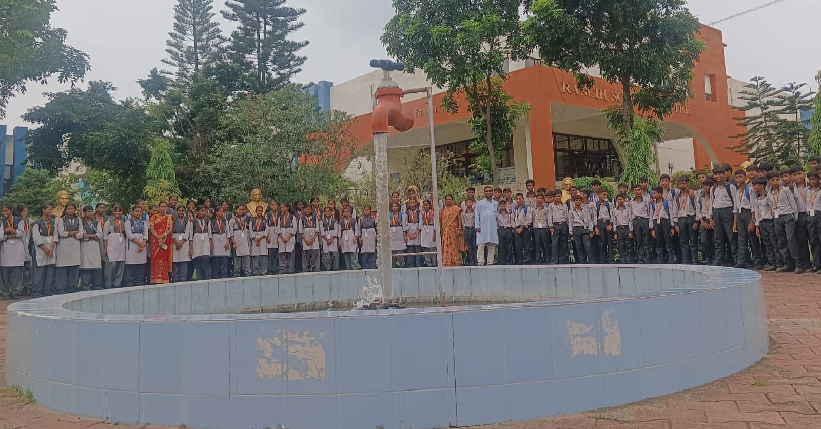 सरस्वती शिशु विद्या मंदिर पतरातू के विद्यार्थियों ने किया साइंस सिटी रांची का शैक्षणिक भ्रमण