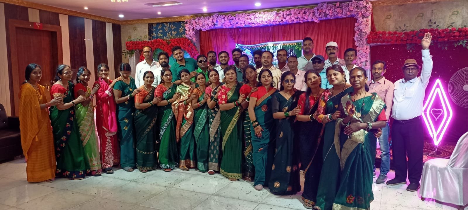 पतरातु प्रखंड पंचायत समिति सदस्यो ने मनाया हरियाली सावन उत्साह एवं फ्रेंडशिप डे