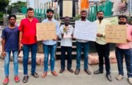 झारखंड में लगातार हो रहे परीक्षा घोटालों एवं छात्रों के भविष्य से खिलवाड़ के विरोध में युवाओं ने किया शांतिपूर्ण प्रदर्शन