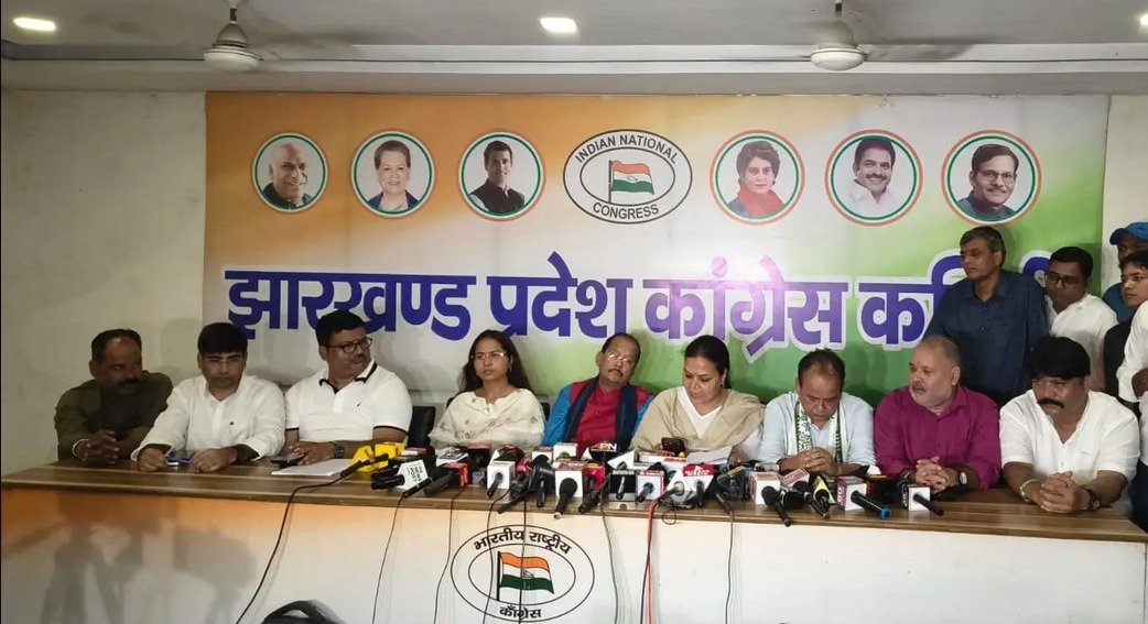 झारखंड कांग्रेस के मंत्रियों का आरोप, बाहरी राज्यों से भीड़ बुलाकर बीजेपी ने भड़काया छात्र आंदोलन