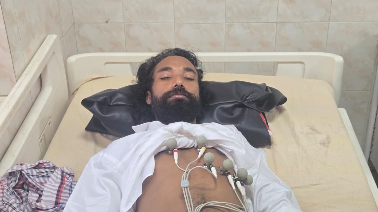 सदर अस्पताल में उपचाररत देवेन्द्र नाथ महतो की अनिश्चितकालीन भूख हड़ताल 12वें दिन भी जारी