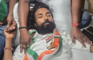 तिरंगा फहराने और तिरंगा यात्रा में शामिल होने से पुलिस द्वारा रोके गए देवेंद्र नाथ महतो