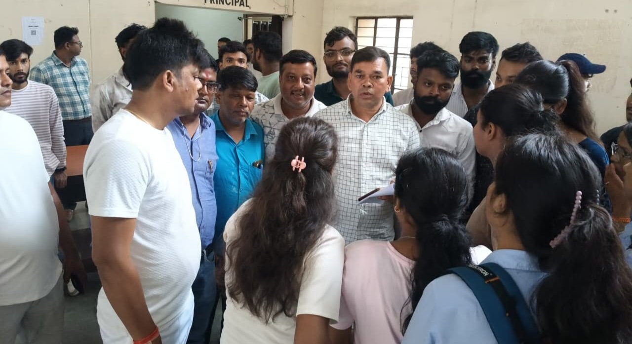 गोला पॉलिटेक्निक में पढ़ाई से रिजल्ट तक सवालों के घेरे में व्यवस्था