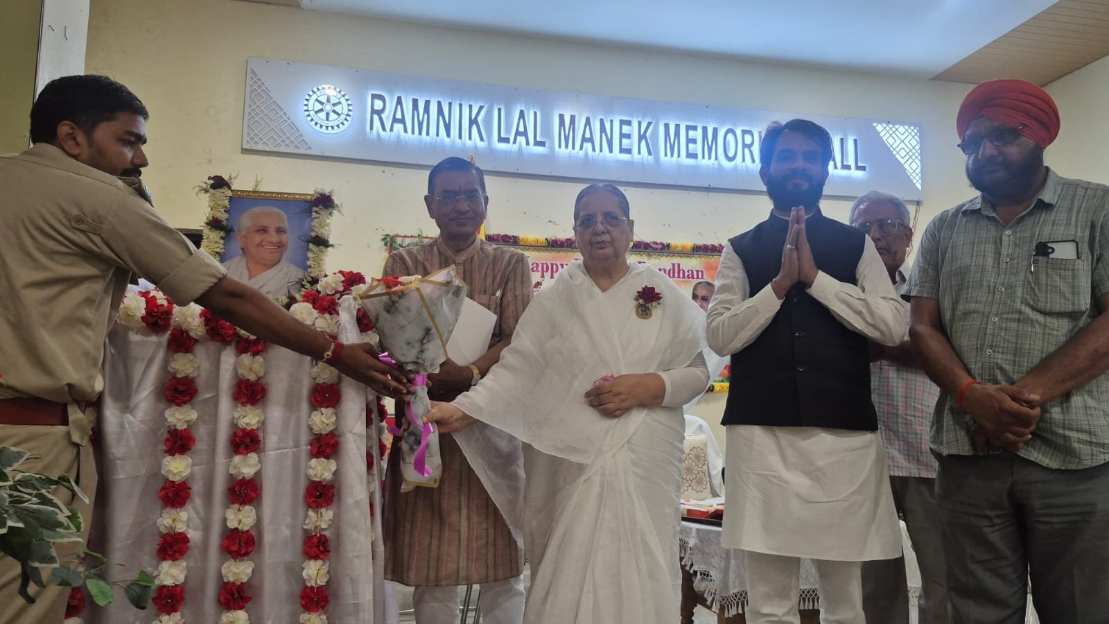 दादी प्रकाशमणि जी की स्मृति में श्रद्धांजलि कार्यक्रम एवं विश्व भ्रातृत्व दिवस समारोह