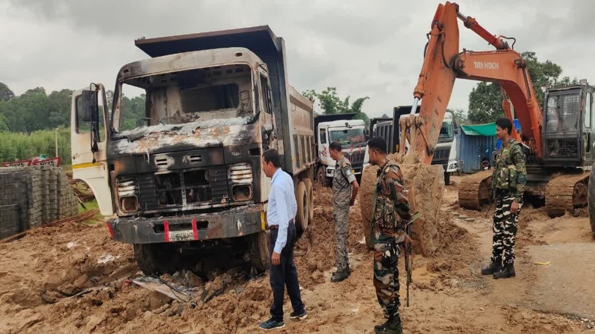 निर्माण स्थल पर तीन राउंड फायरिंग,गार्ड को लगी गोली, हाइवा को जलाया