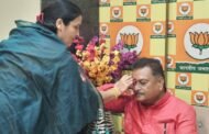भाजपा महिला मोर्चा की बहनों ने सांसद मनीष जायसवाल को बांधी राखी