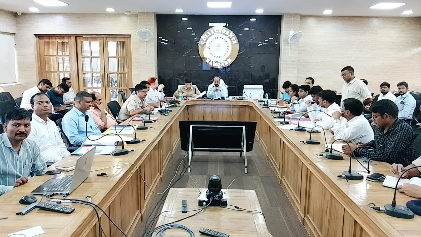 जिला स्तरीय खनन टास्क फोर्स की बैठक उपायुक्त ने अवैध खनन पर रोक लगाने का निर्देश दिया