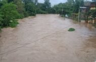 मूसलाधार बारिश से उफनी गोमती नदी, घरों तक पहुंचा पानी