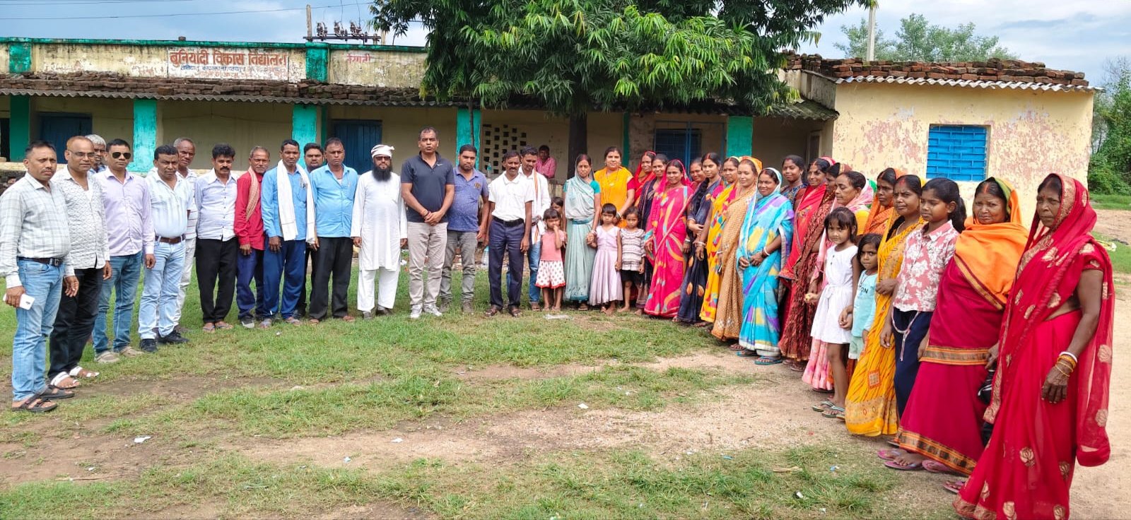 18 सितंबर को कर्मा पर्व हर्षोल्लाह के साथ मनाने को लेकर ग्रामीणों ने किया बैठक