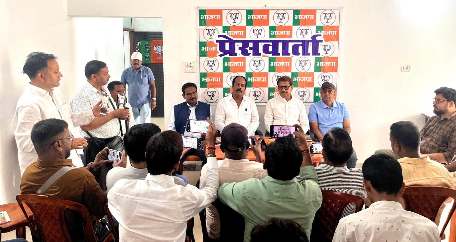 'सेवा संकल्प अभियान' को लेकर जिला भाजपा की प्रेस कॉन्फ्रेंस