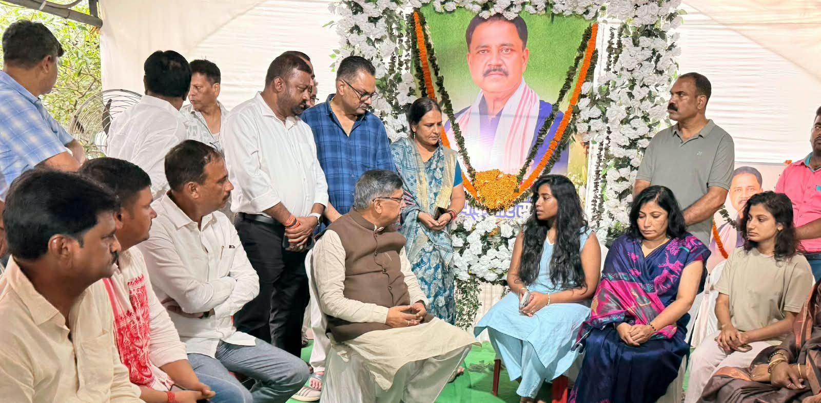 भाजपा प्रदेश अध्यक्ष ने दिवंगत मंत्री सुदिव्य सोनू को दी श्रद्धांजलि