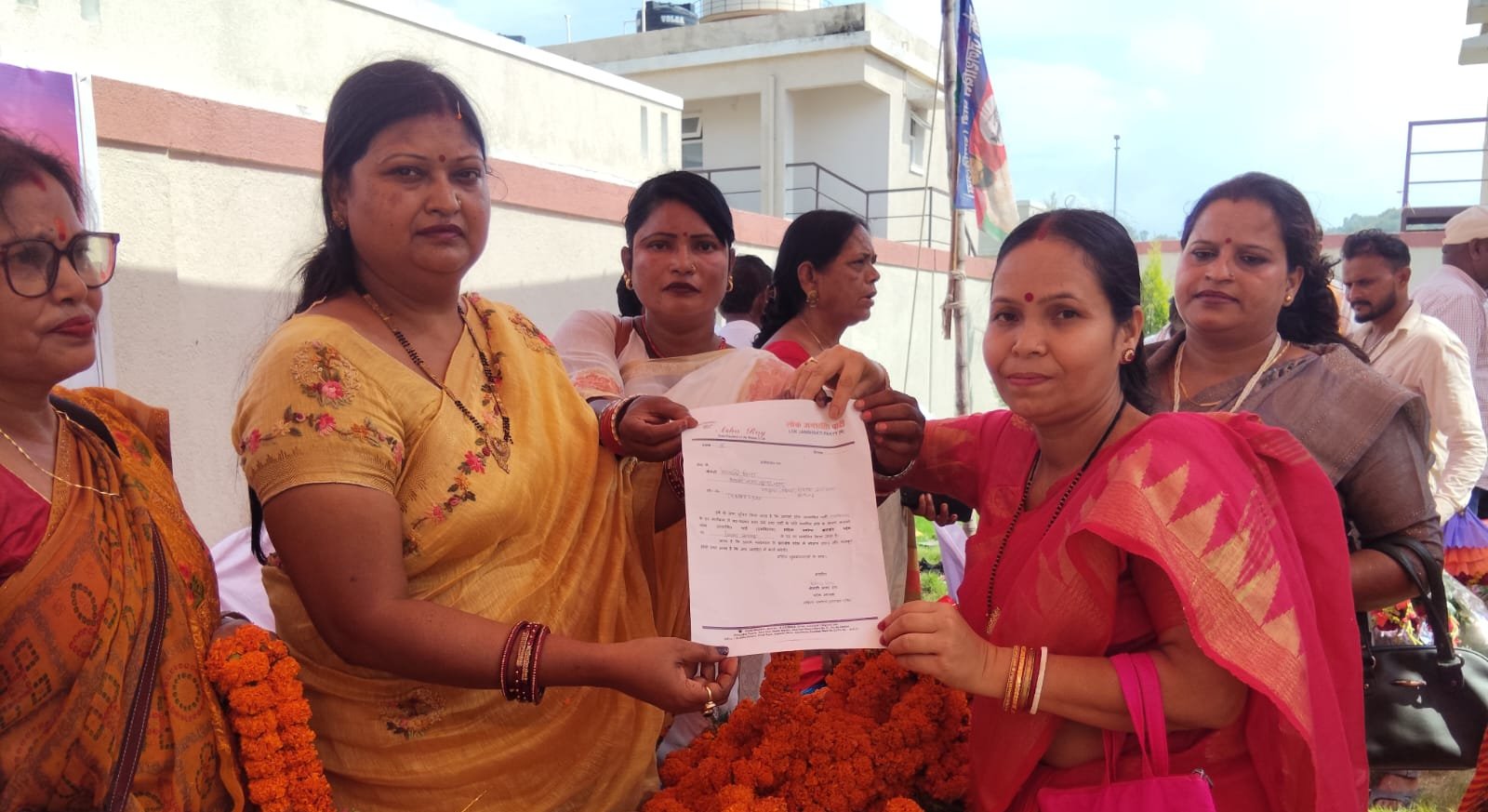 लोजपा महिला प्रकोष्ठ की रामगढ़ जिला अध्यक्ष बनी आशा सिंहा