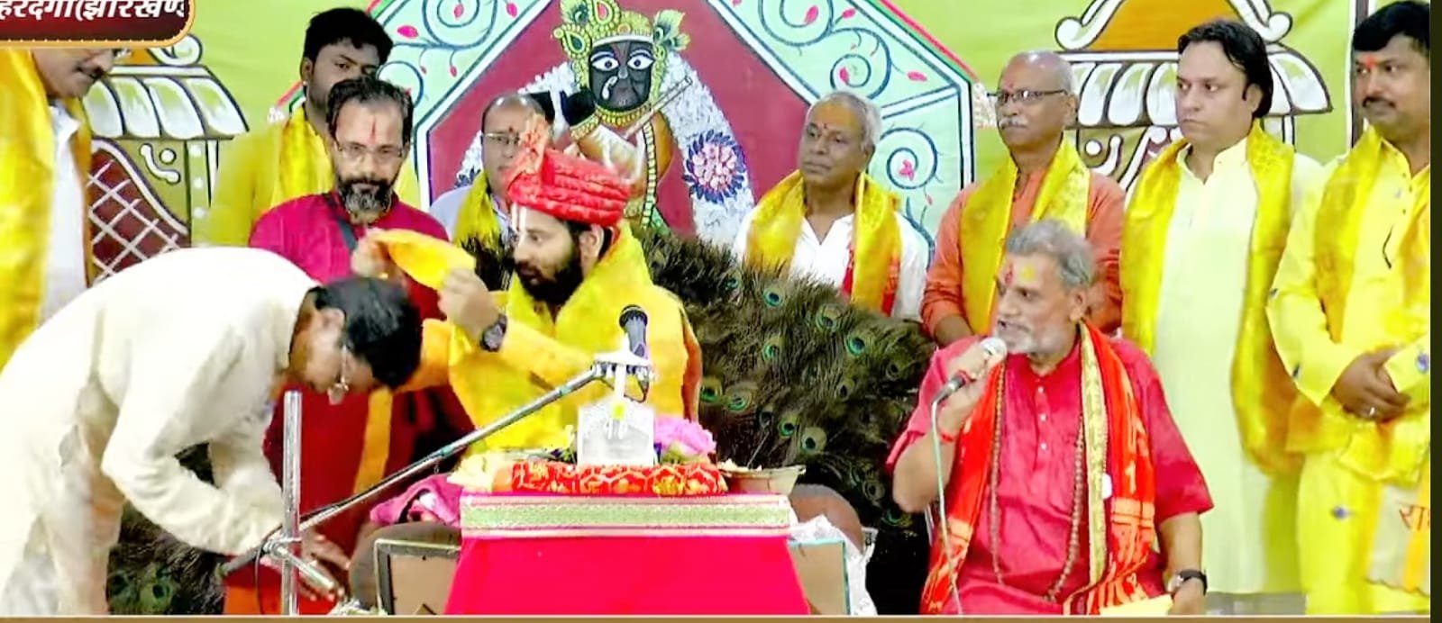 श्रीमद्भागवत कथा ज्ञान यज्ञ में सम्मिलित हुए पूर्व सांसद, लिया व्यासपीठ का आशीर्वाद