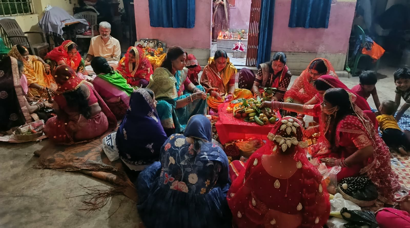 पति की दीर्घायु और सुखी दांपत्य जीवन को लेकर सुहागिन महिलाओं ने हरतालिका तीज व्रत किया