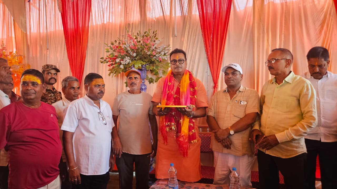 कटकमसांडी में जनसेवा के रंग में दिखे सांसद मनीष जायसवाल, कई गणेश पूजनोत्सव में हुए शामिल