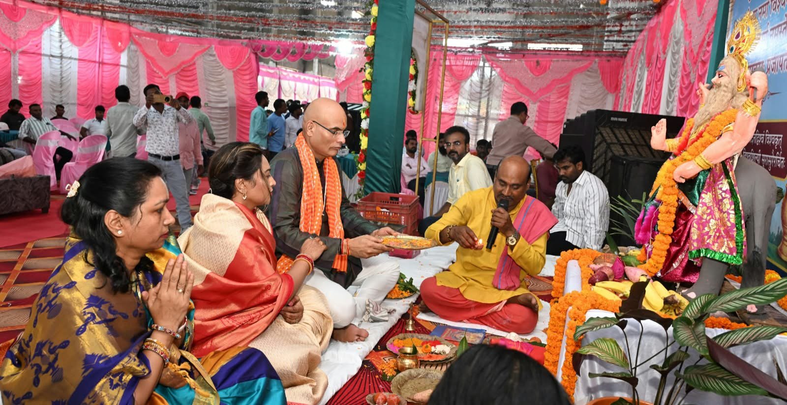 पीवीयूएनएल पतरातू में धूमधाम से मनाई गई विश्वकर्मा पूजा