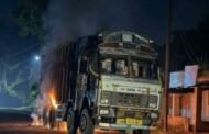 रामगढ़-पतरातु मार्ग पर बरकाकाना क्षेत्र में देर रात एक एलपी ट्रक में लगी आग