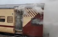 कोडरमा जंक्शन पर हजारीबाग बरकाकाना पैसेंजर ट्रेन के बोगी में लगी आग,मची अफरा-तफरी
